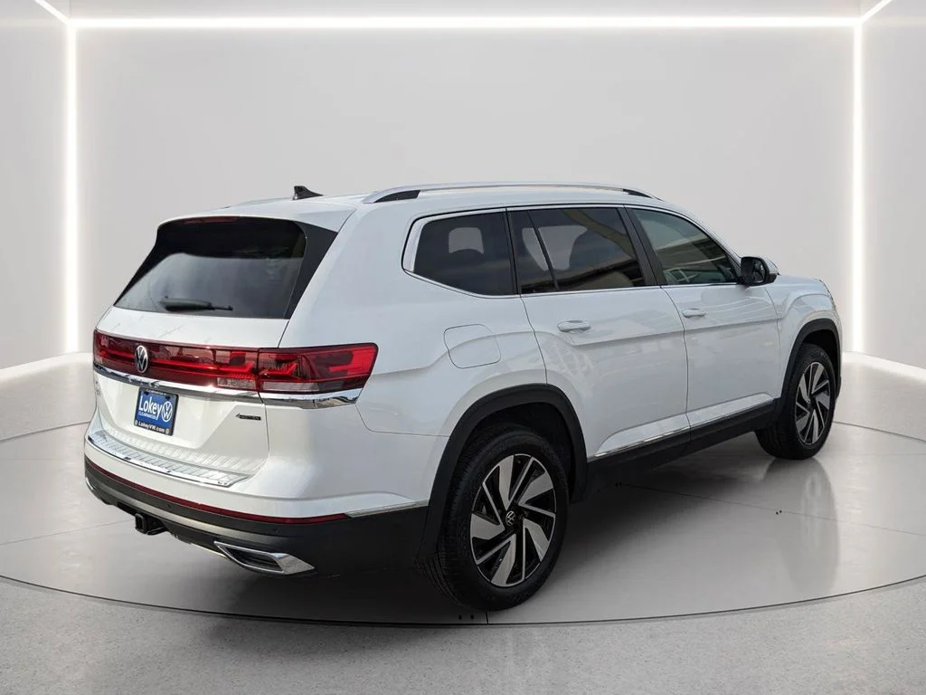 New 2026 White/off-white Volkswagen SEL image 8