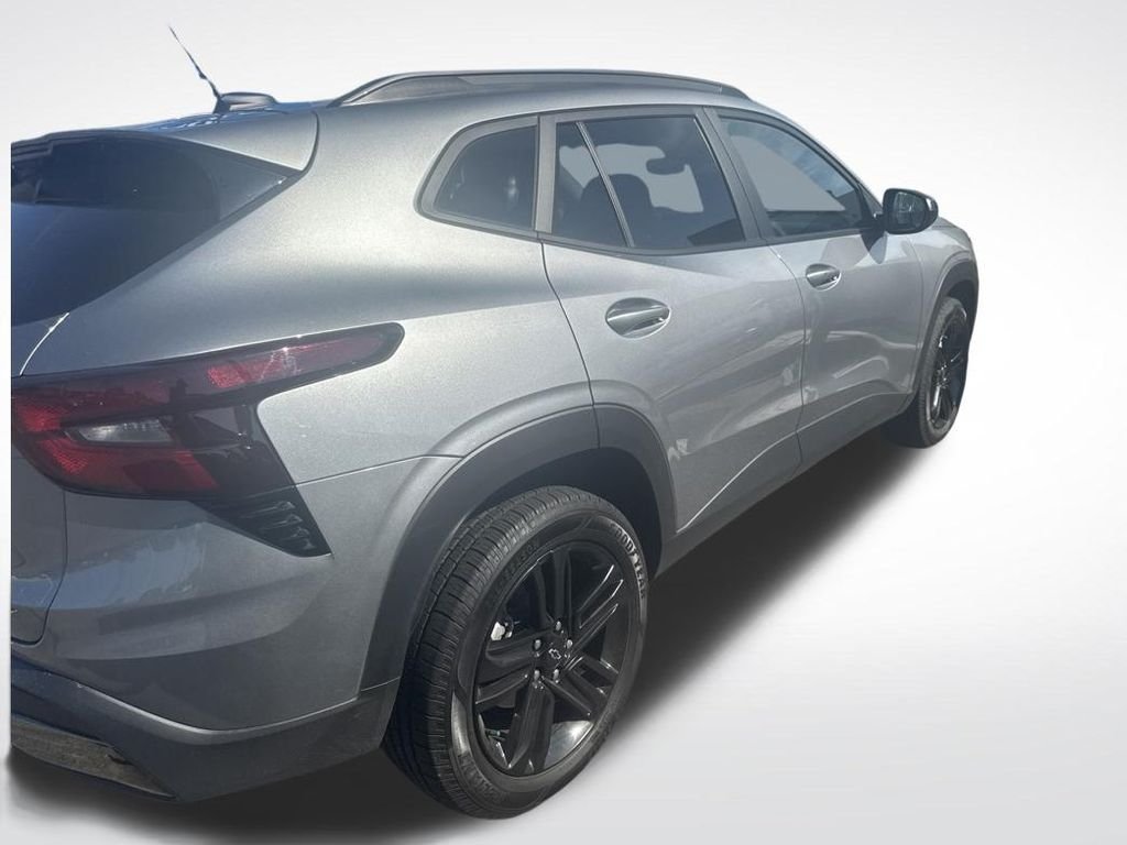 Used 2025 Gray Chevrolet ACTIV image 2