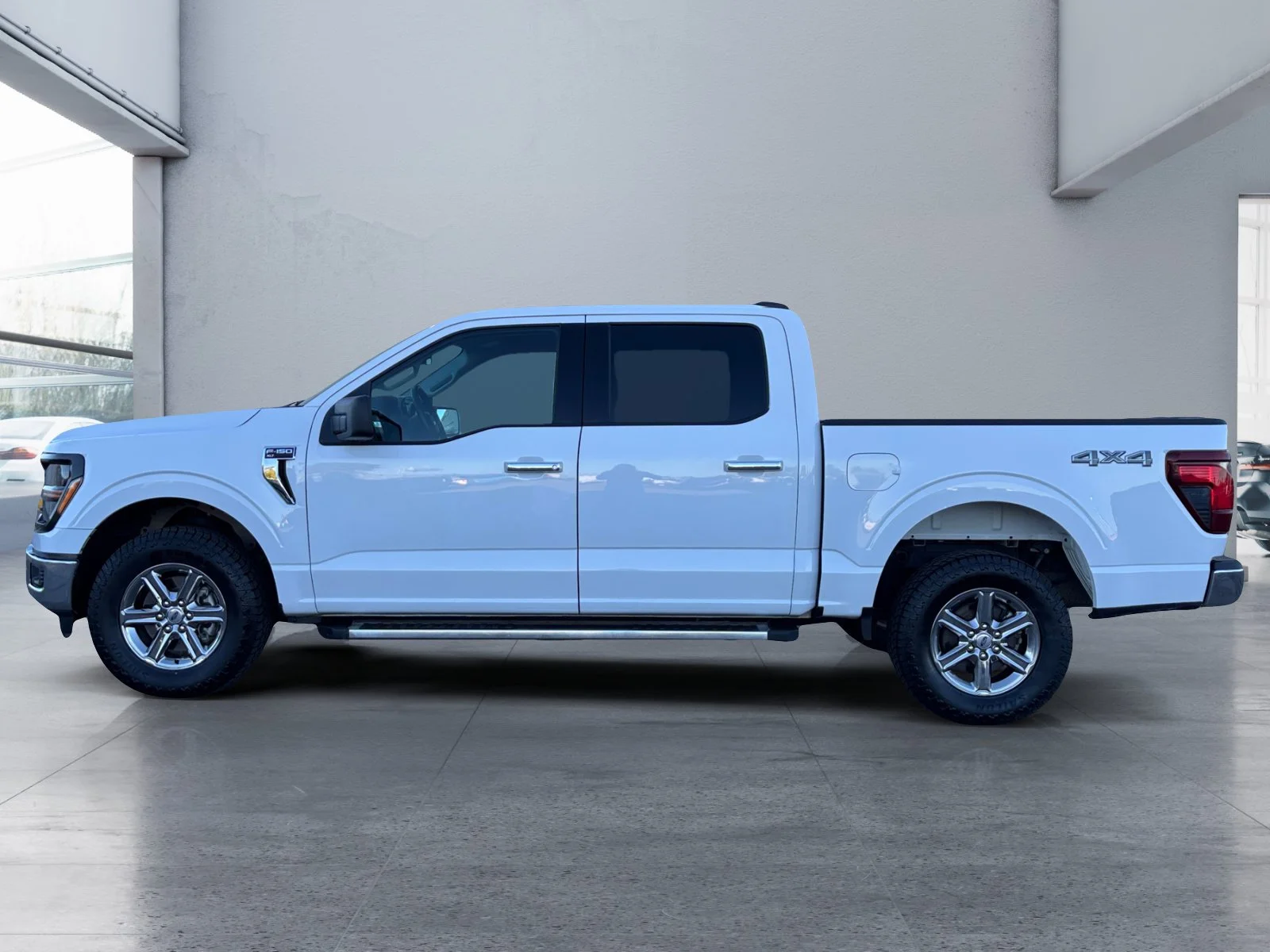 Used 2025 White Ford XLT image 2