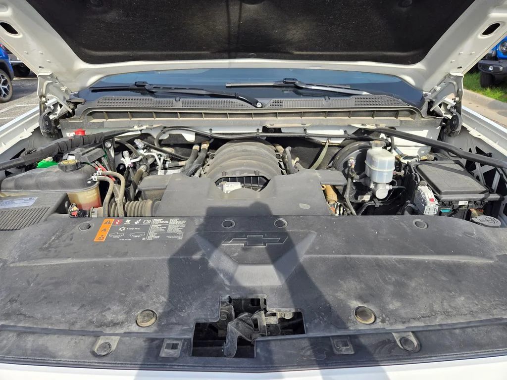 Used 2018 White Chevrolet LT image 30