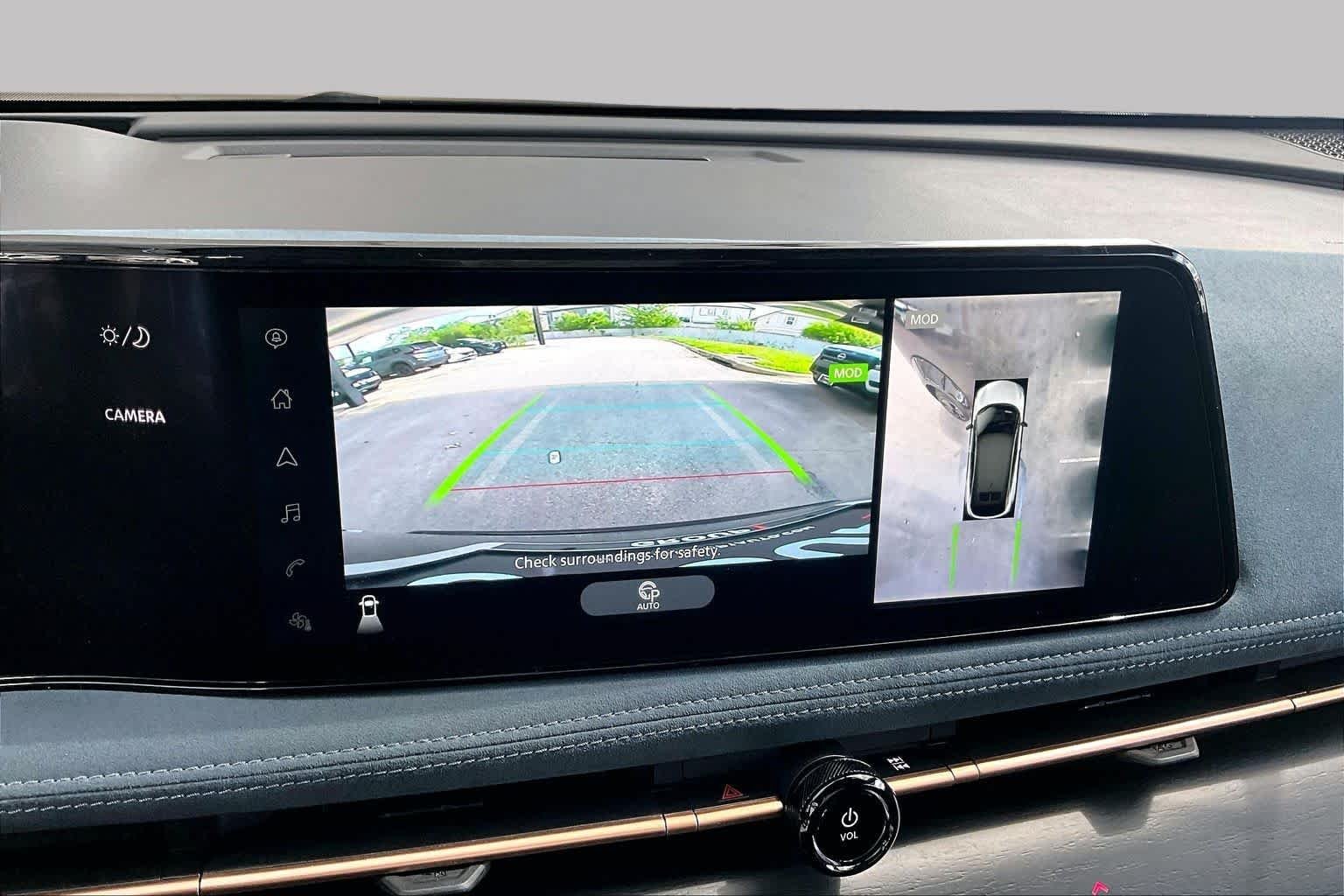 Used 2024 Black Diamond Pearl Nissan PLATINUM+ image 26