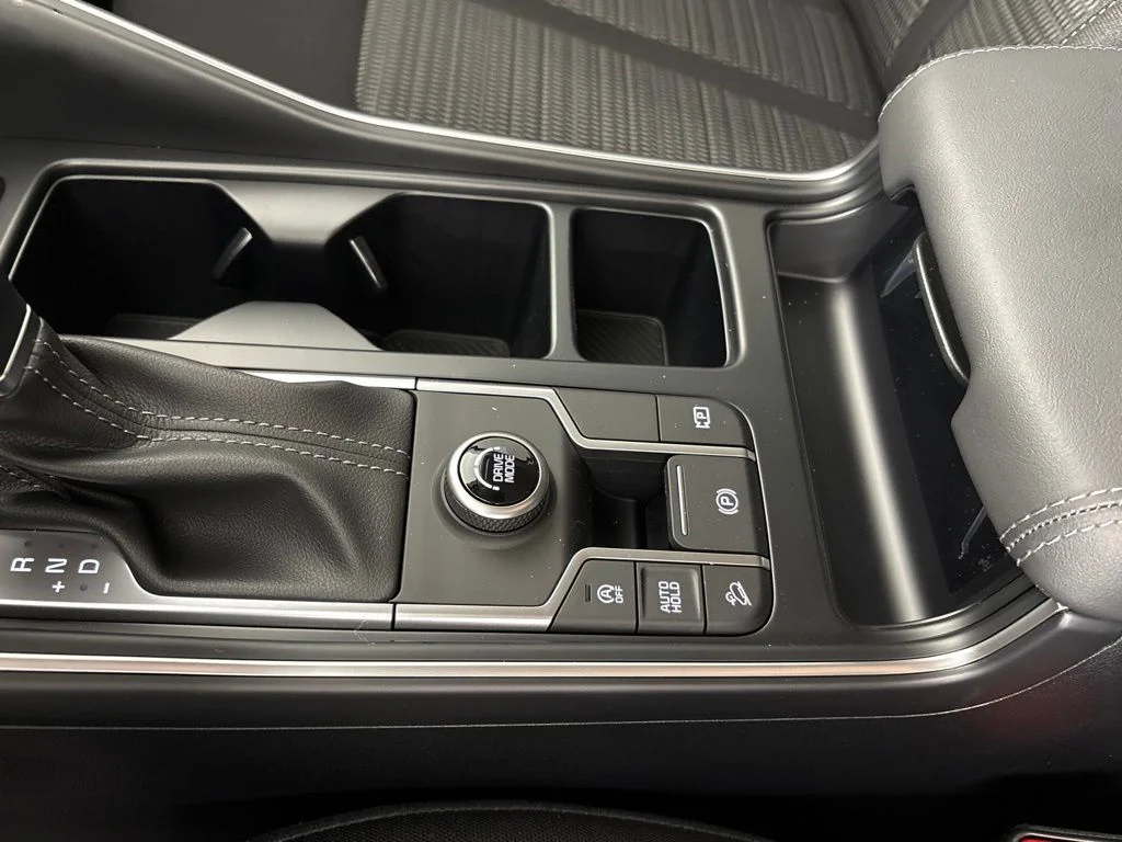 New 2026 Ivory Silver Kia LX image 40