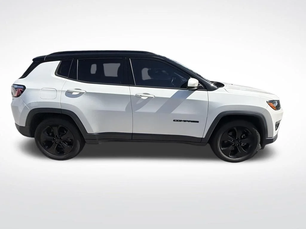Used 2020 White Clearcoat Jeep Latitude image 4