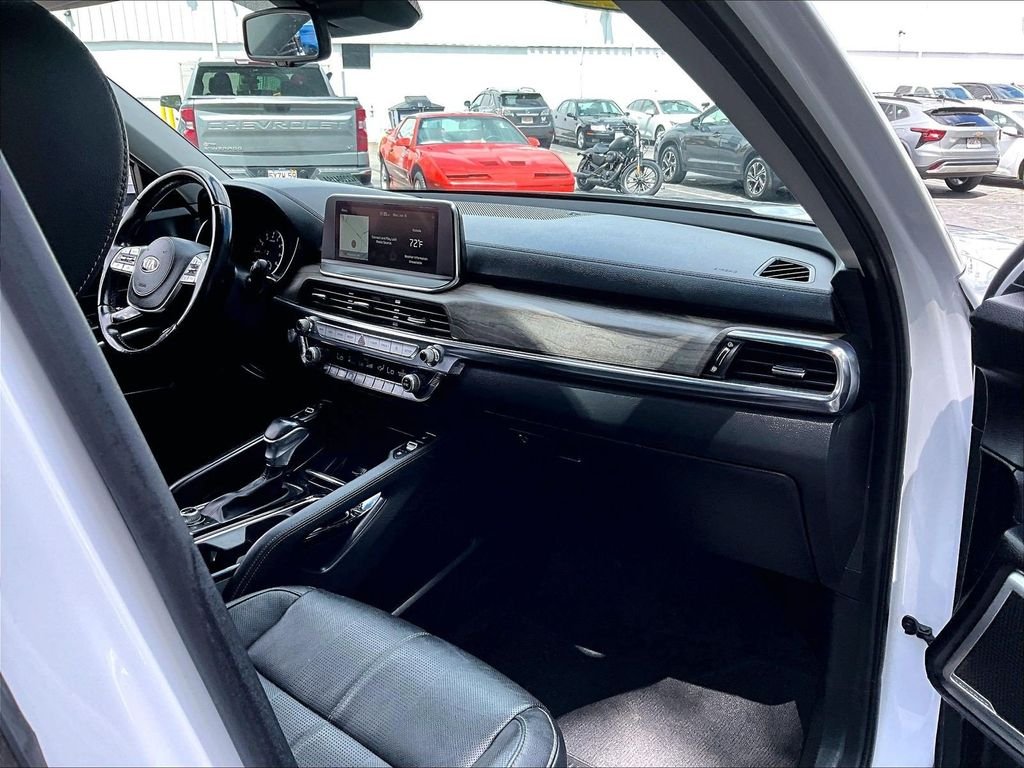 Used 2021 White Kia EX image 13