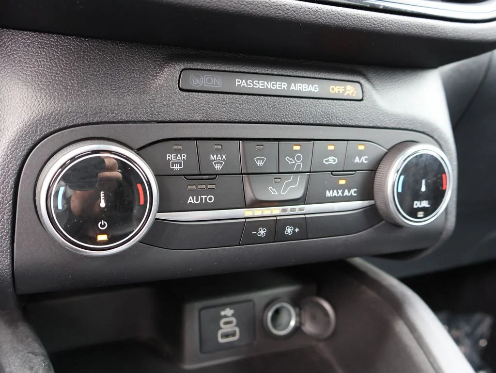 Used 2025 Gray Ford ST-Line image 37