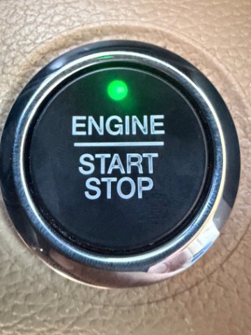 Used 2019 Gray Ford LARIAT image 20