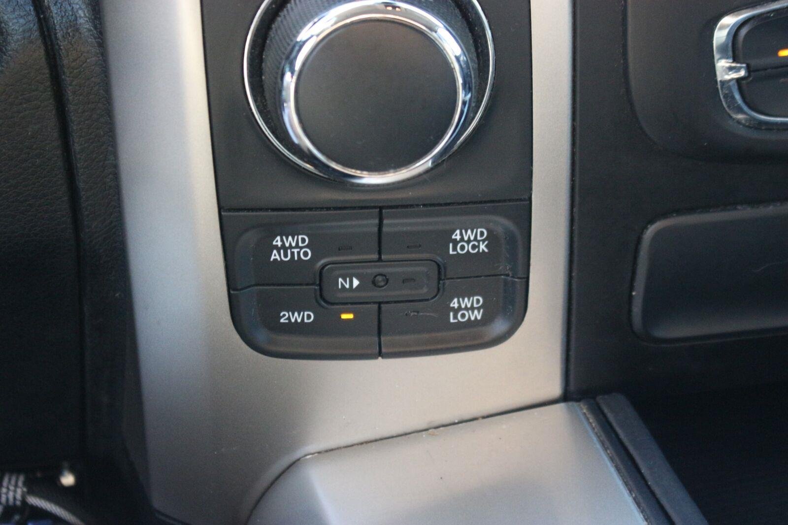 Used 2016  Ram Big Horn image 27