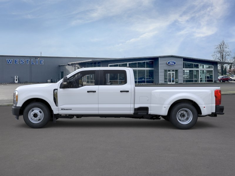 New 2026 Oxford White Ford F-350® XL image 3