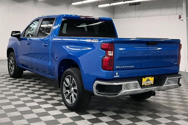 Used 2025 Riptide Blue Metallic Chevrolet LT image 3