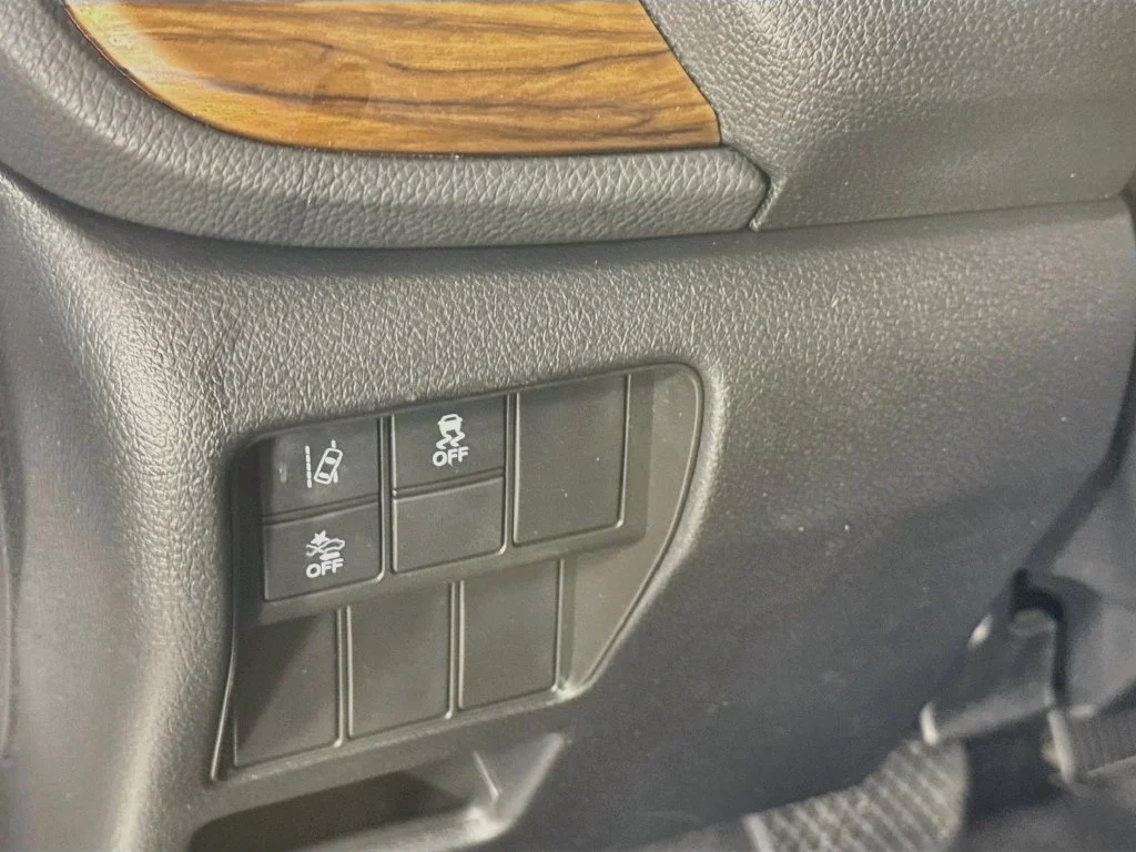 Used 2022 White Honda EX image 10