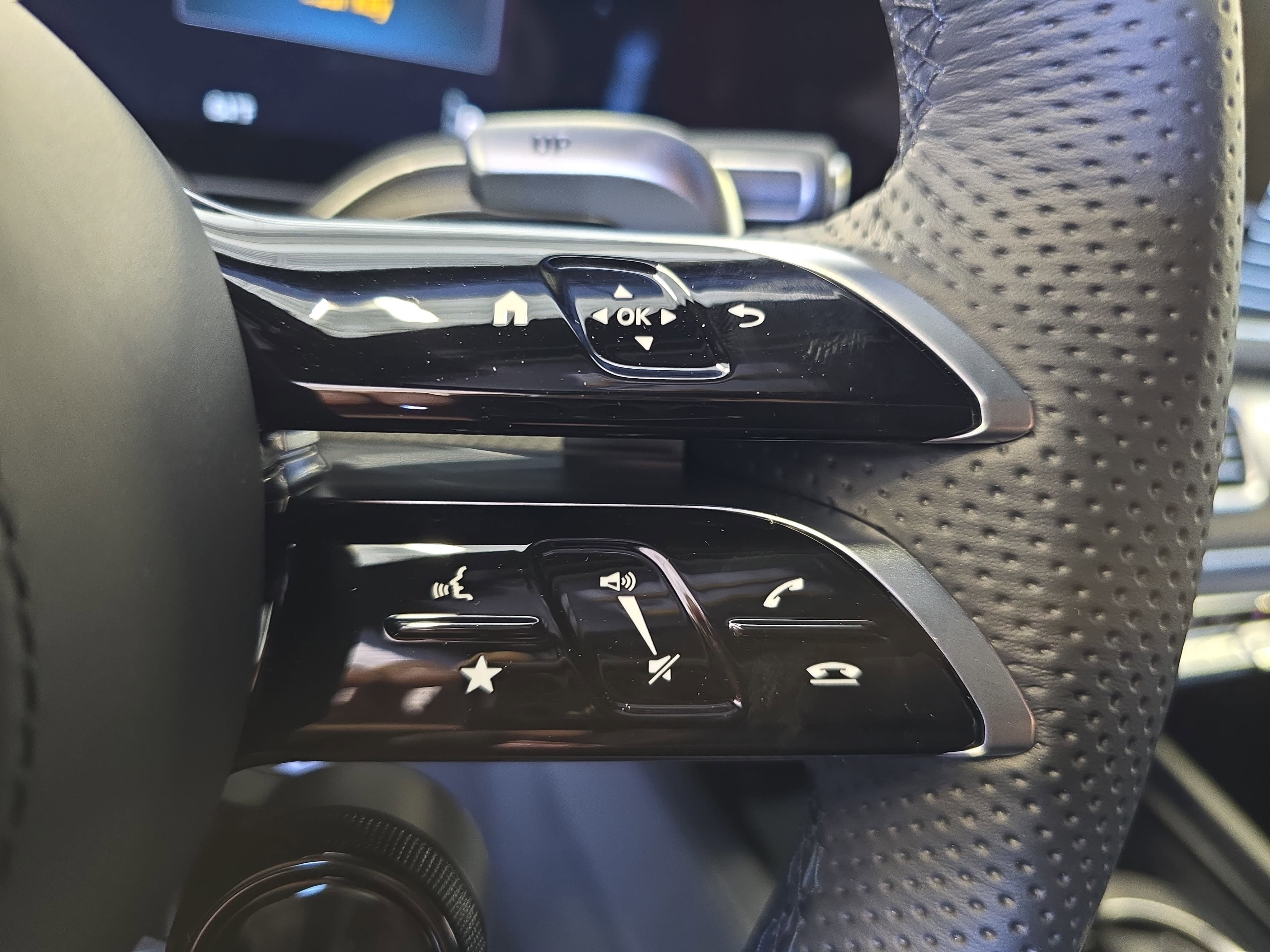 New 2026 Selenite Grey Metallic Mercedes-Benz AMG® GLE 53 4MATIC+ SUV image 20