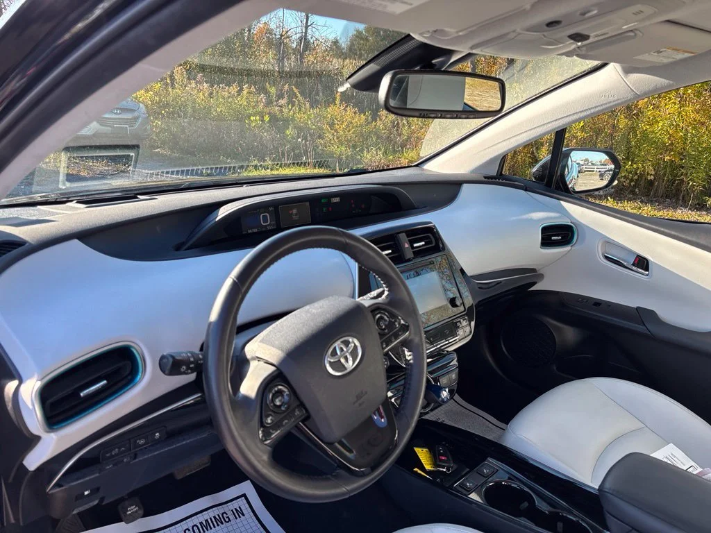 Used 2019 Black Toyota XLE AWD-e image 11