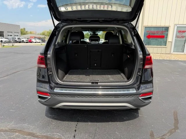 Used 2023 Black Volkswagen 1.5T SE image 7