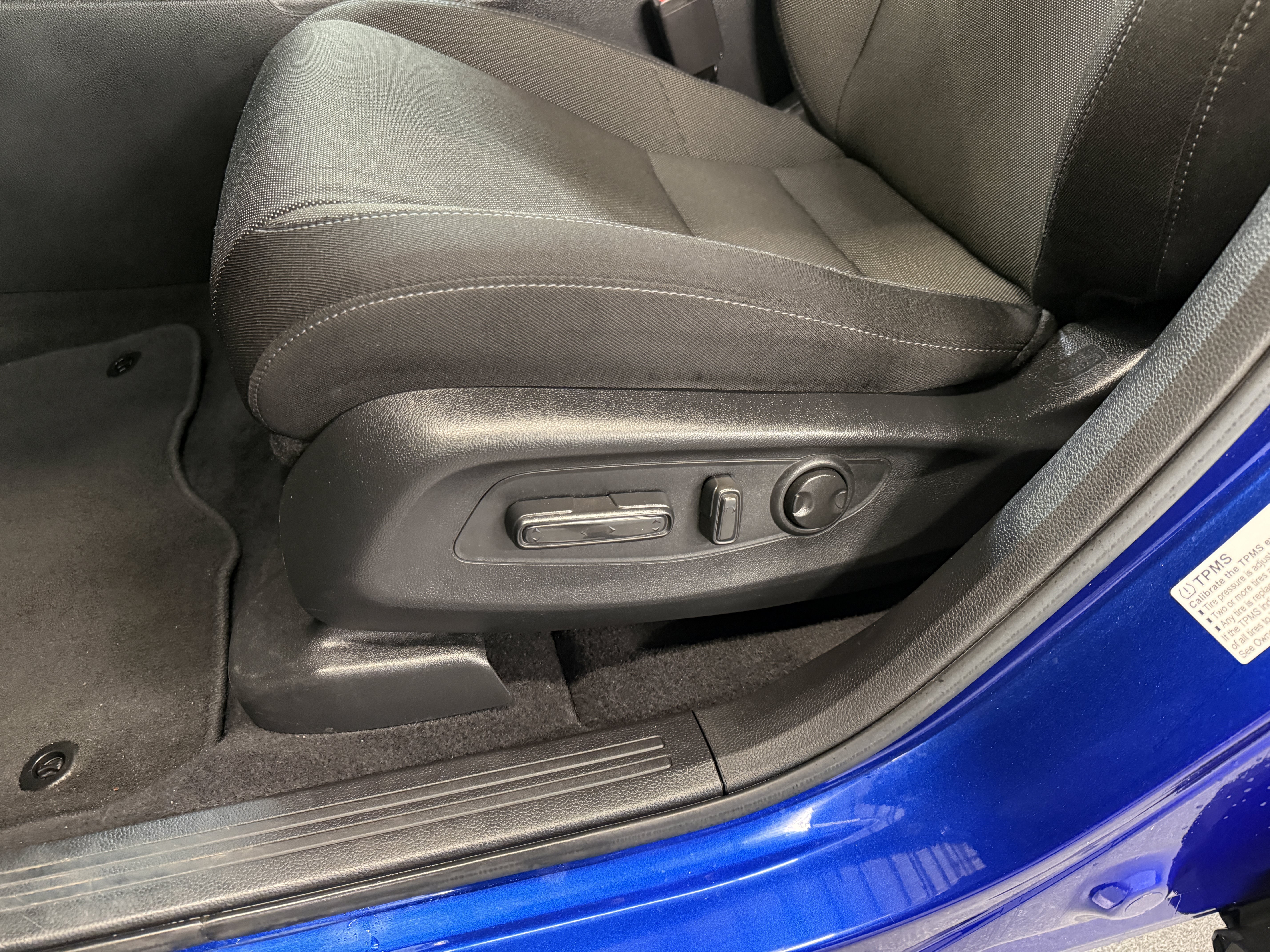 Used 2023 Canyon River Blue Metallic Honda EX image 13