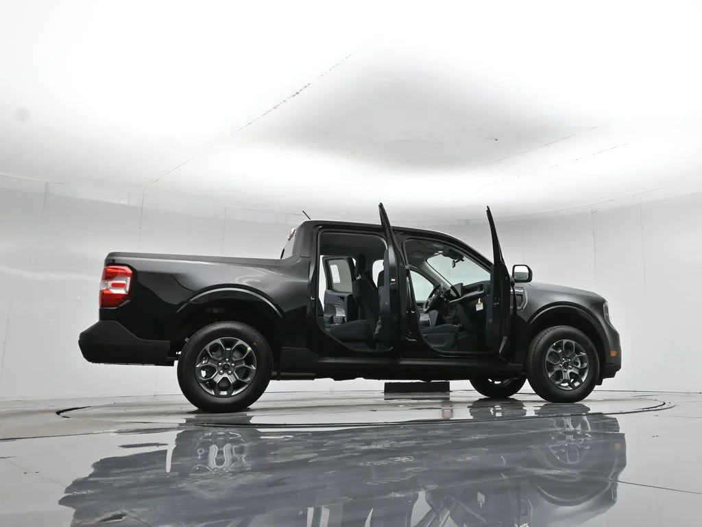 New 2026 Black Ford XLT image 49