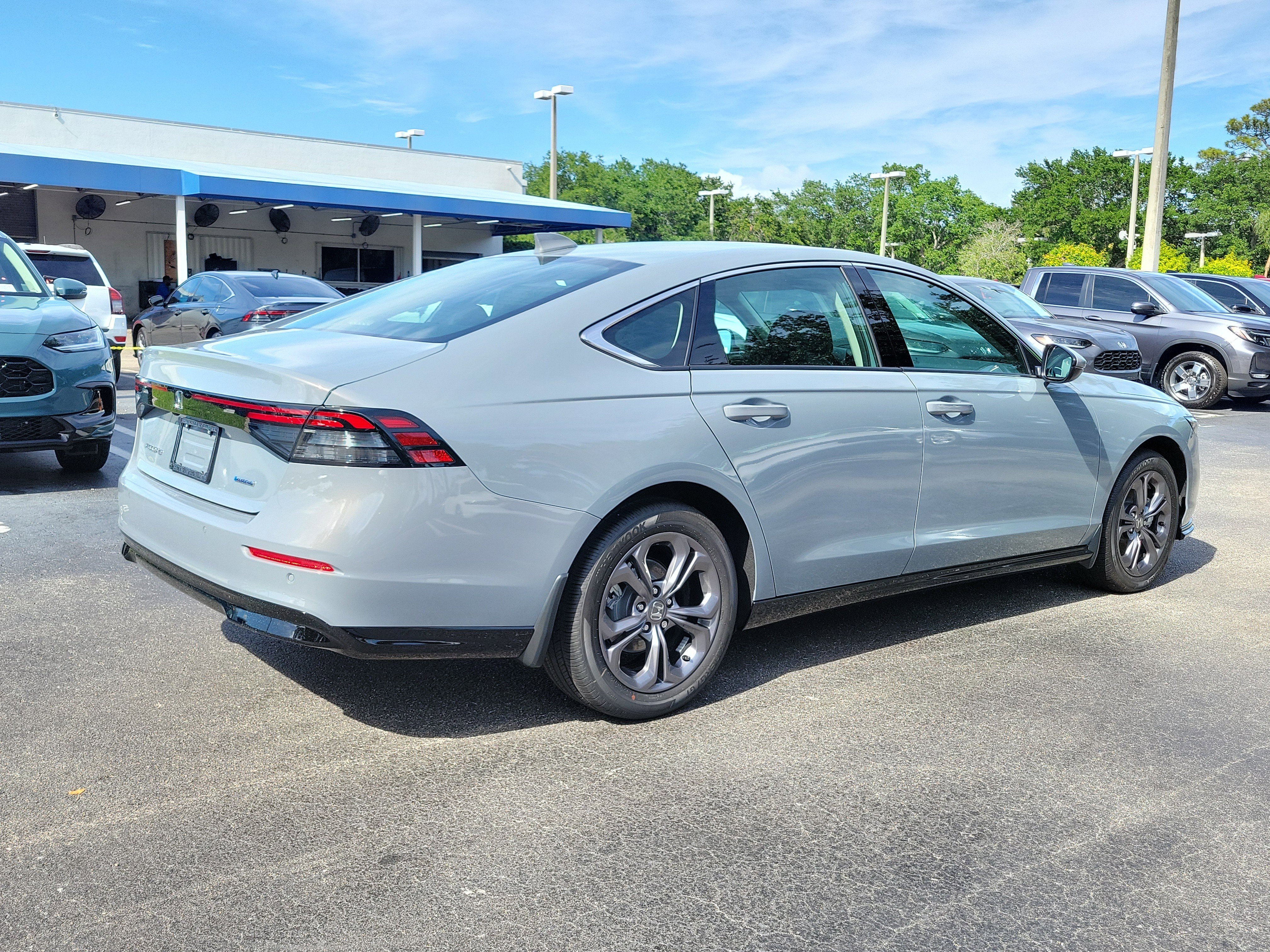 New 2026 Urban Gray Pearl Honda EX-L image 6