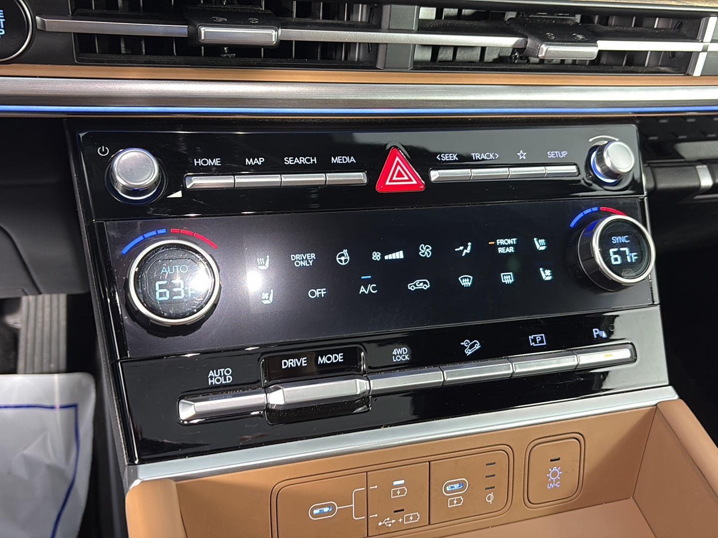 Used 2025 Phantom Black Hyundai Limited image 48