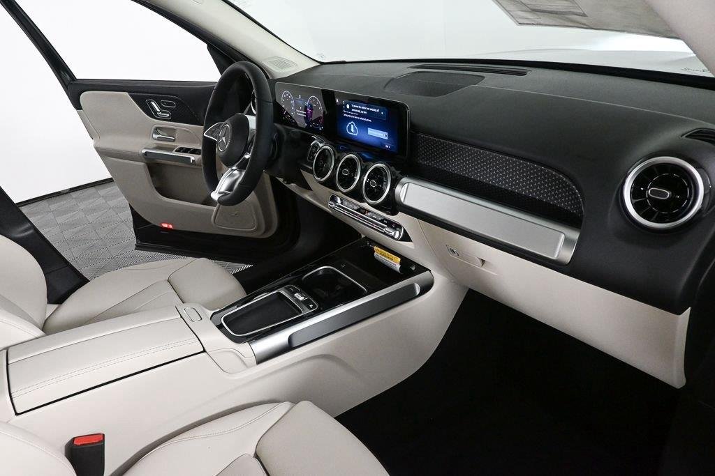 New 2026 Night Black Mercedes-Benz GLB 250 image 25