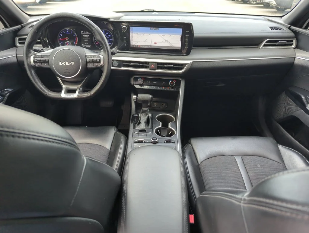 Used 2023 White Kia GT-Line image 15