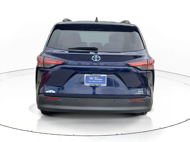 Certified Used 2021  Toyota XLE image 6