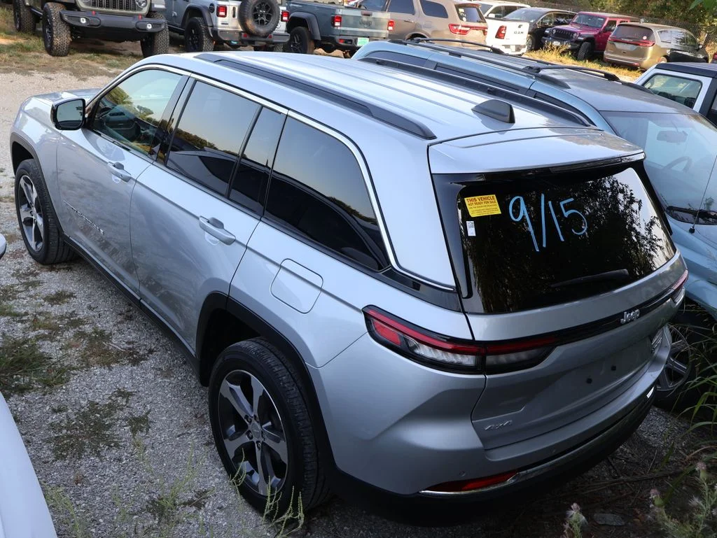 Used 2024 Silver Jeep Limited image 23