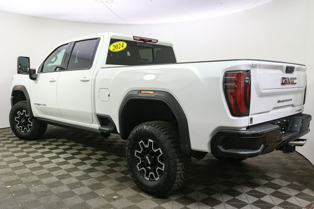 Used 2024 White GMC AT4X image 9