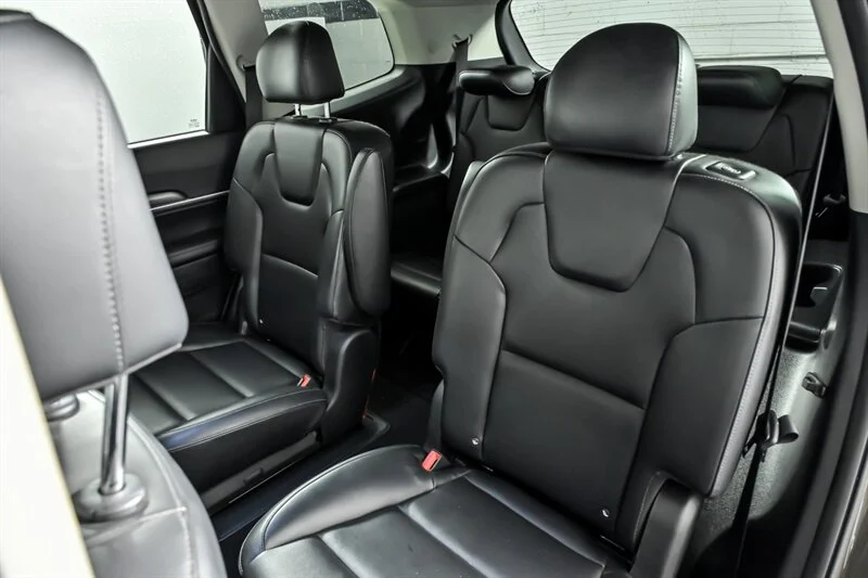 Used 2022 Dark Moss Kia S image 18