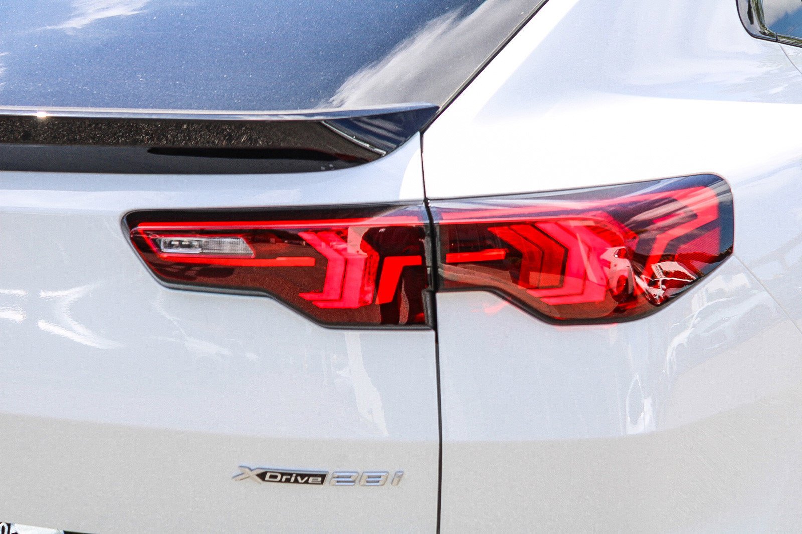 New 2026 Alpine White BMW xDrive28i image 7