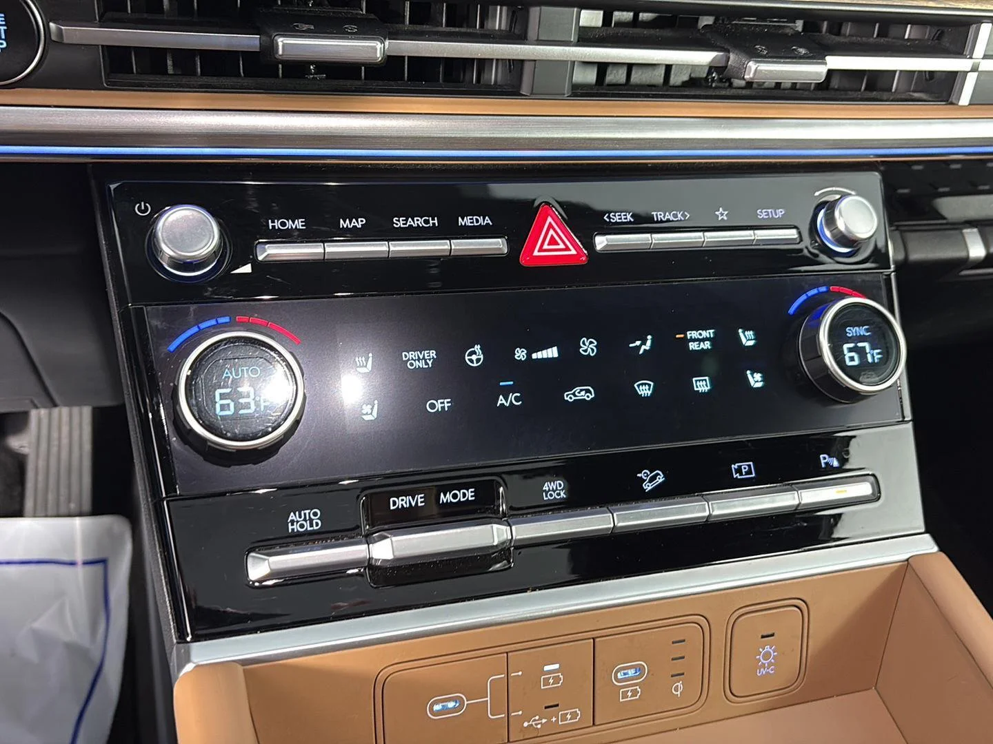 Used 2025 Phantom Black Hyundai Limited image 48