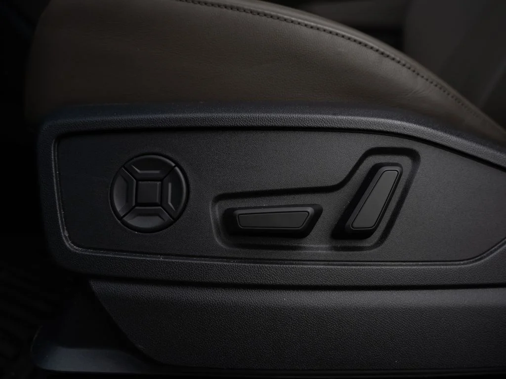 Used 2025 White Audi  image 19