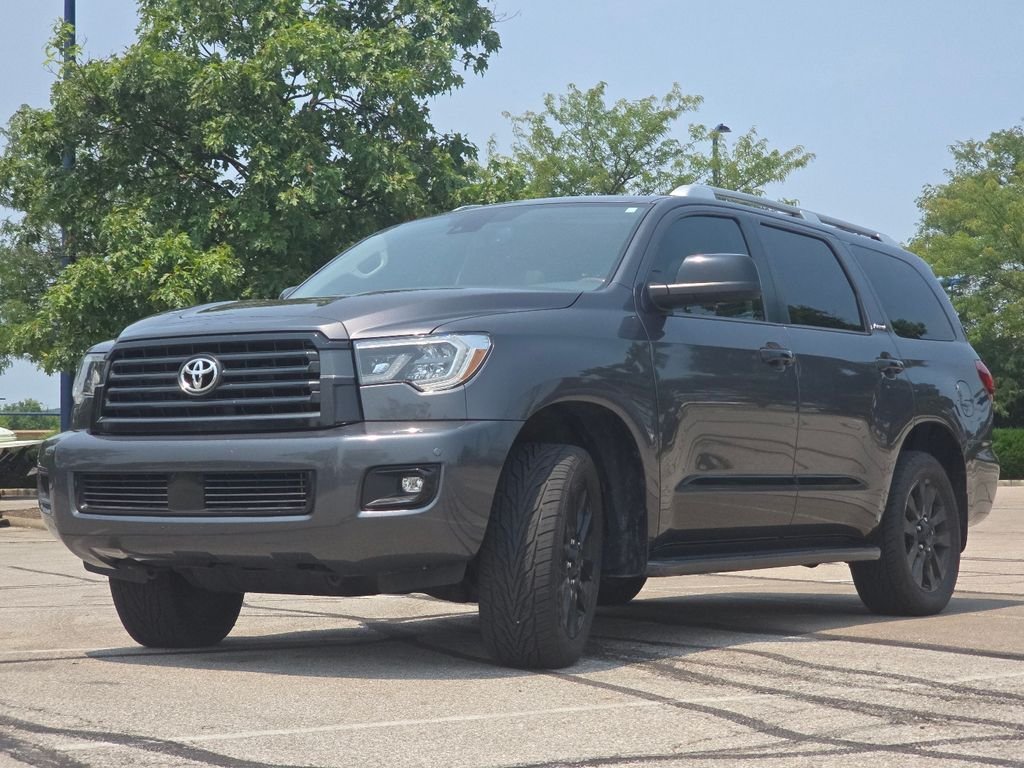 Used 2018 Magnetic Gray Metallic Toyota Platinum image 10