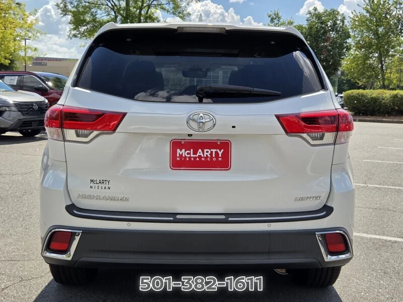 Used 2019 Blizzard Pearl TOYOTA LIMITED V6 FWD image 4