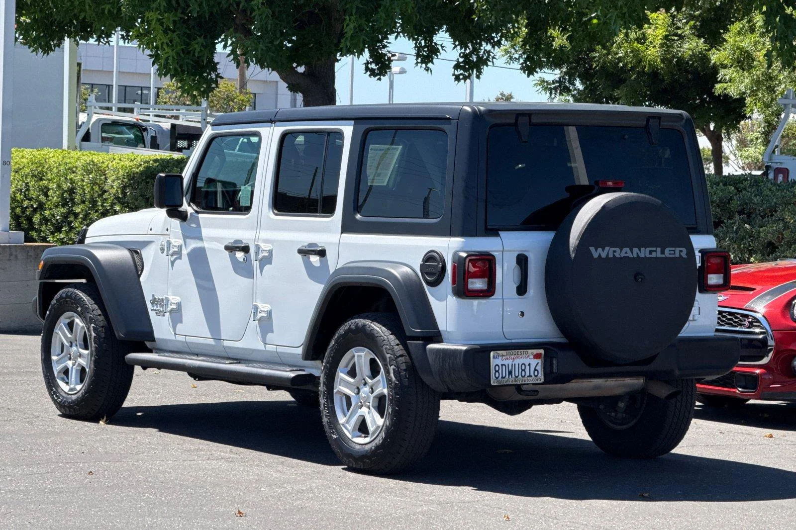 Used 2018 Bright White Clearcoat Jeep Sport S image 5