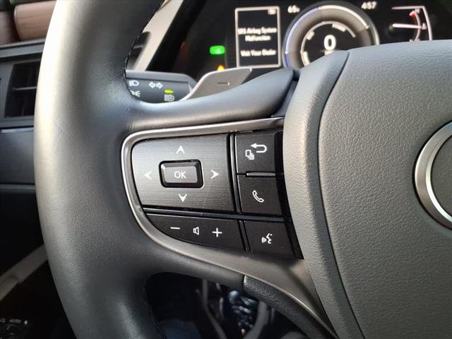 2025 Lexus ES Hybrid 300h - Photo 23
