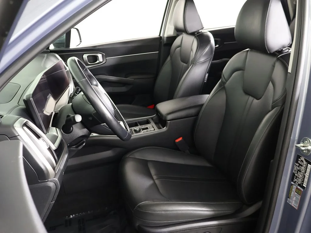 Used 2024 Silver Kia S image 29