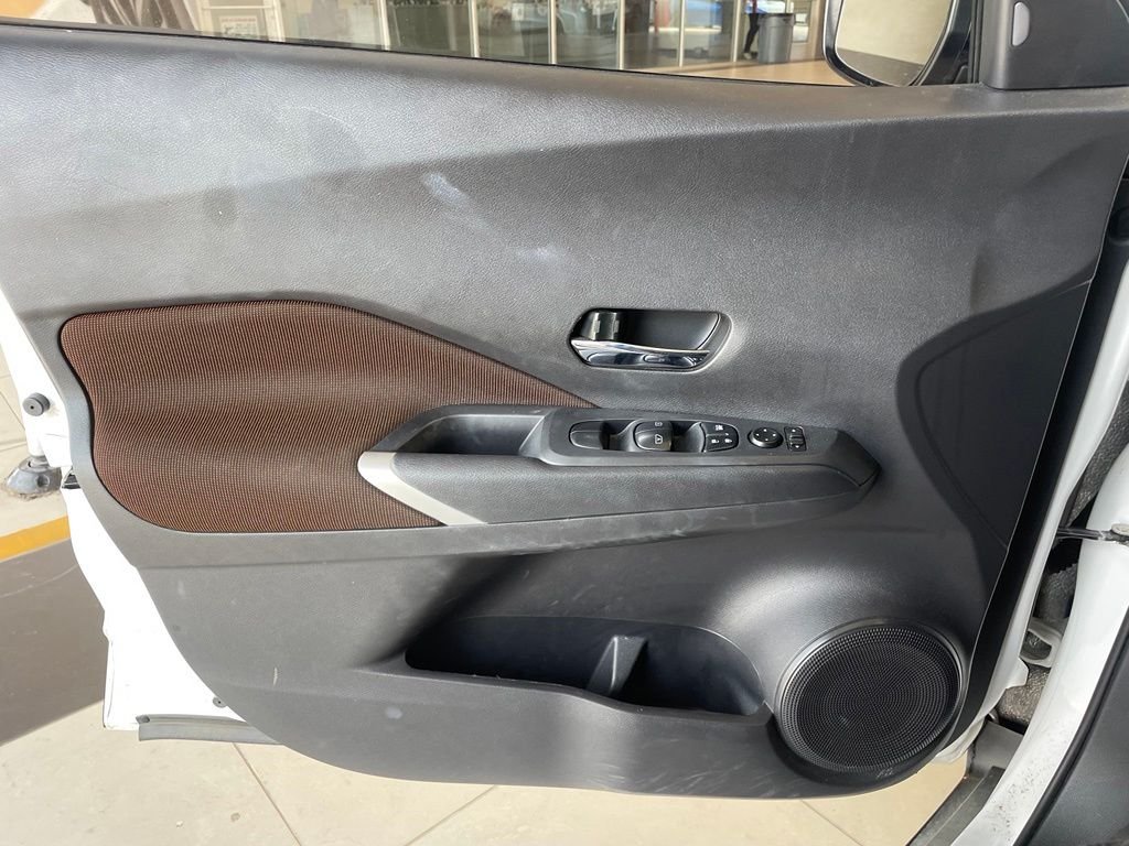 Used 2024 White Nissan SR image 9