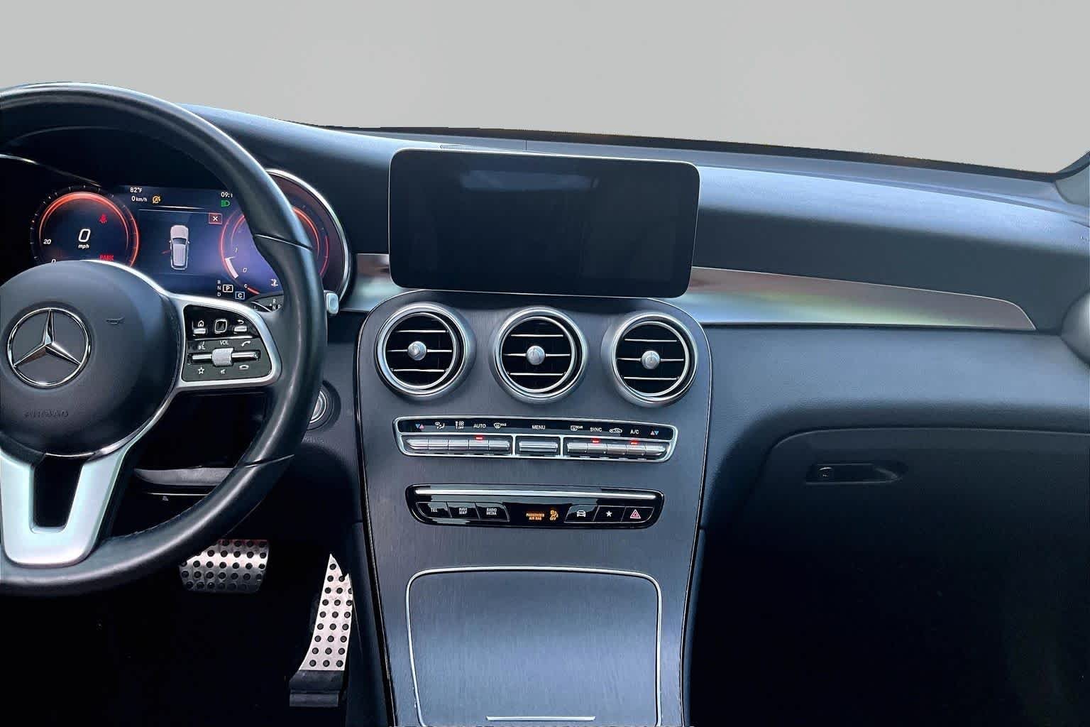 Used 2022 Graphite Grey Metallic Mercedes-Benz GLC 300 image 7