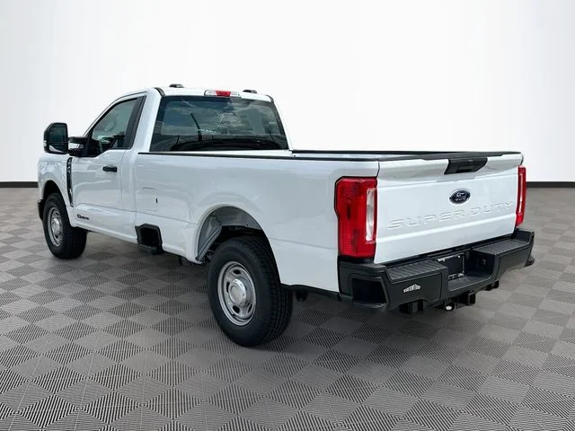 New 2026 Oxford White Ford XL image 4