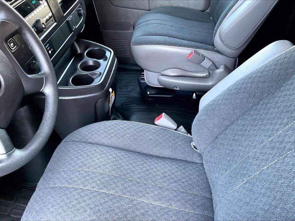 Used 2024 White GMC Work Van image 20