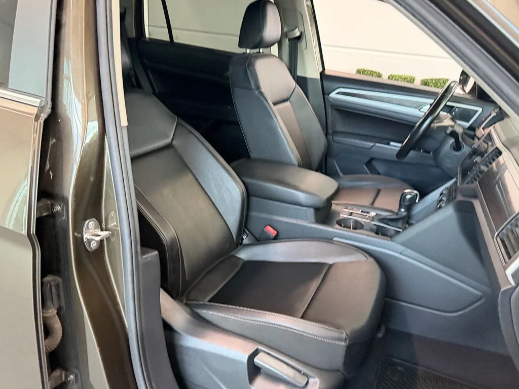 Used 2019 Brown Volkswagen 3.6L V6 SE image 17