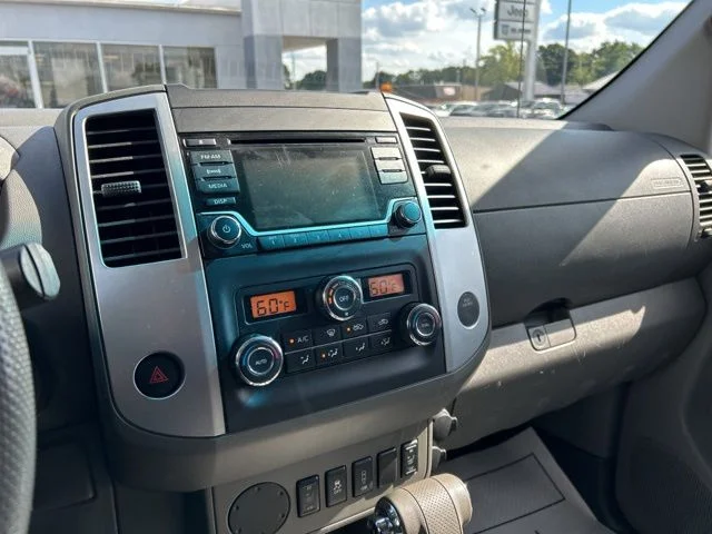 2015 Nissan Frontier SV - Photo 34