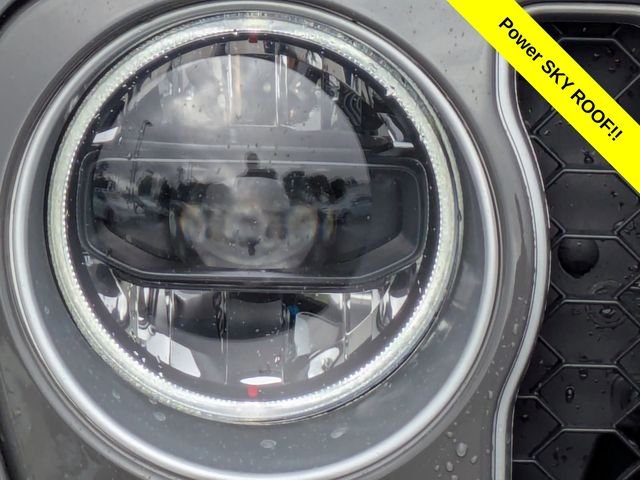 Used 2023 Gray Jeep Sahara 4xe image 10