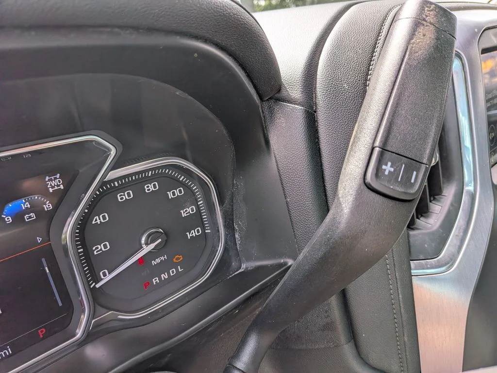 Used 2021 White GMC SLT image 27
