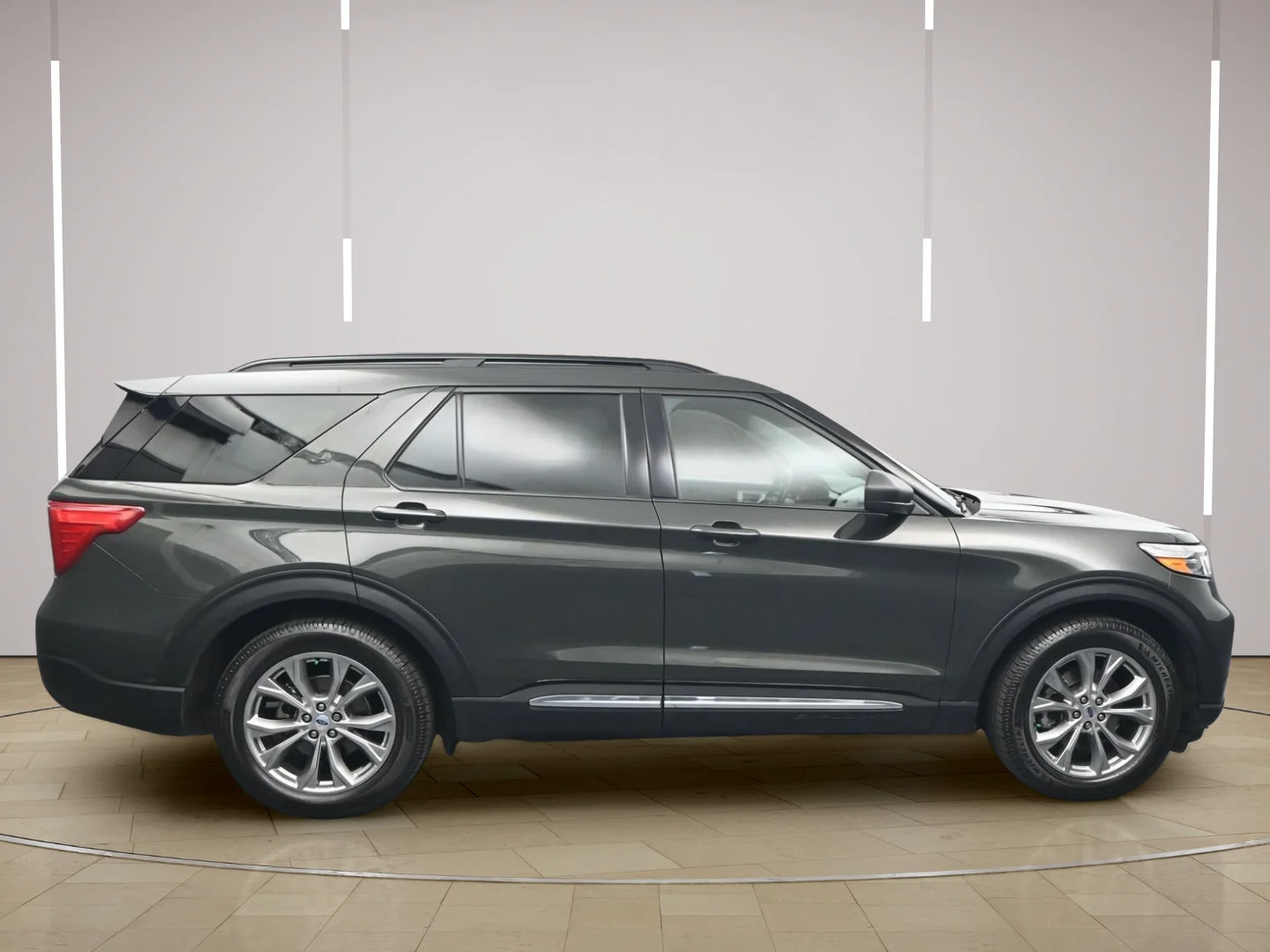 Used 2022 Forged Green Metallic Ford XLT image 8