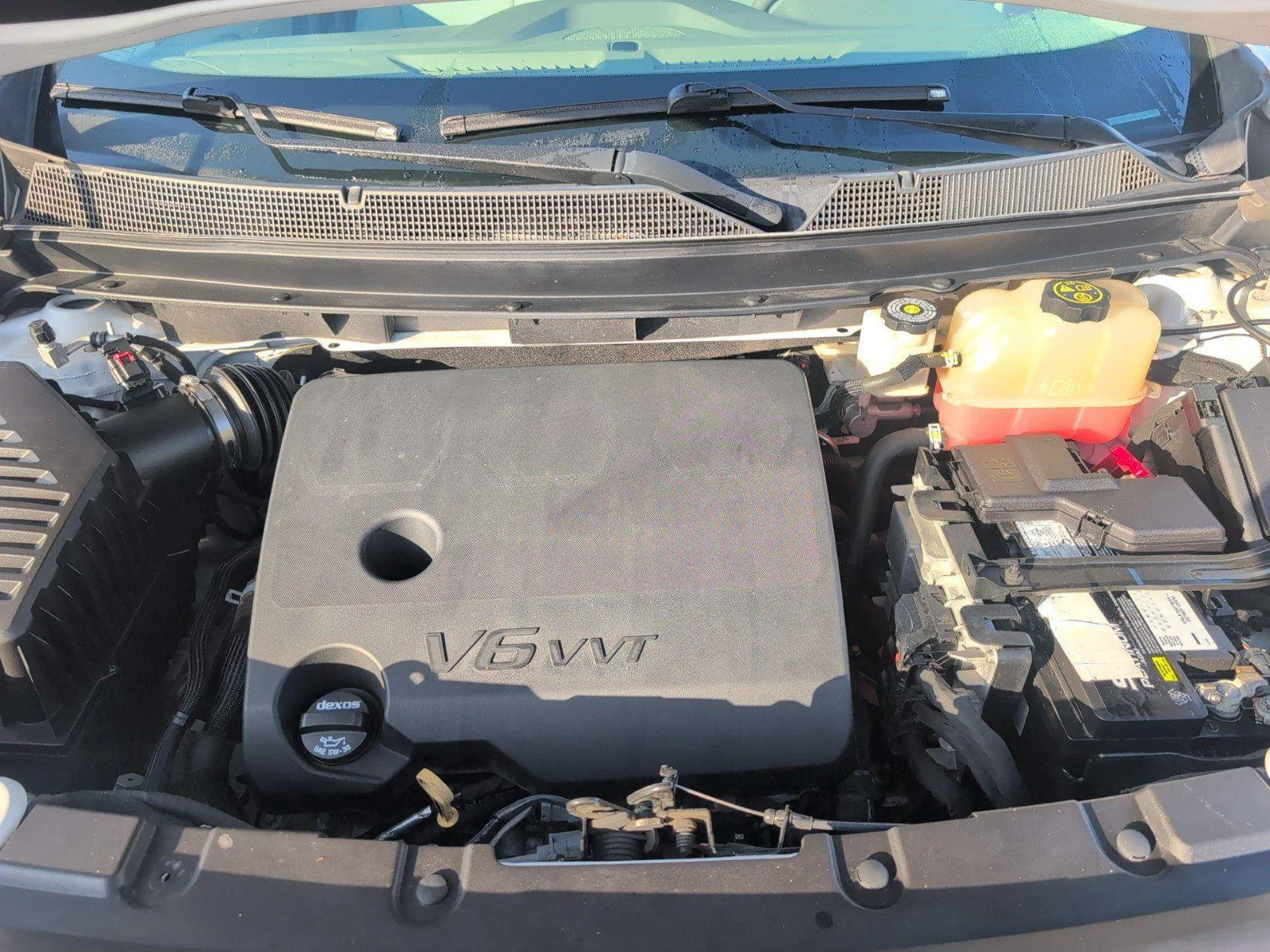 Used 2018 SUMMIT WHITE Chevrolet LT Cloth image 13
