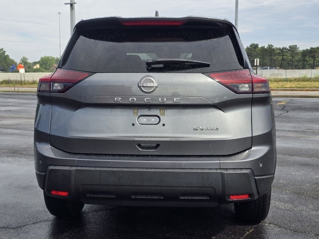 2024 Nissan Rogue SV - Photo 13