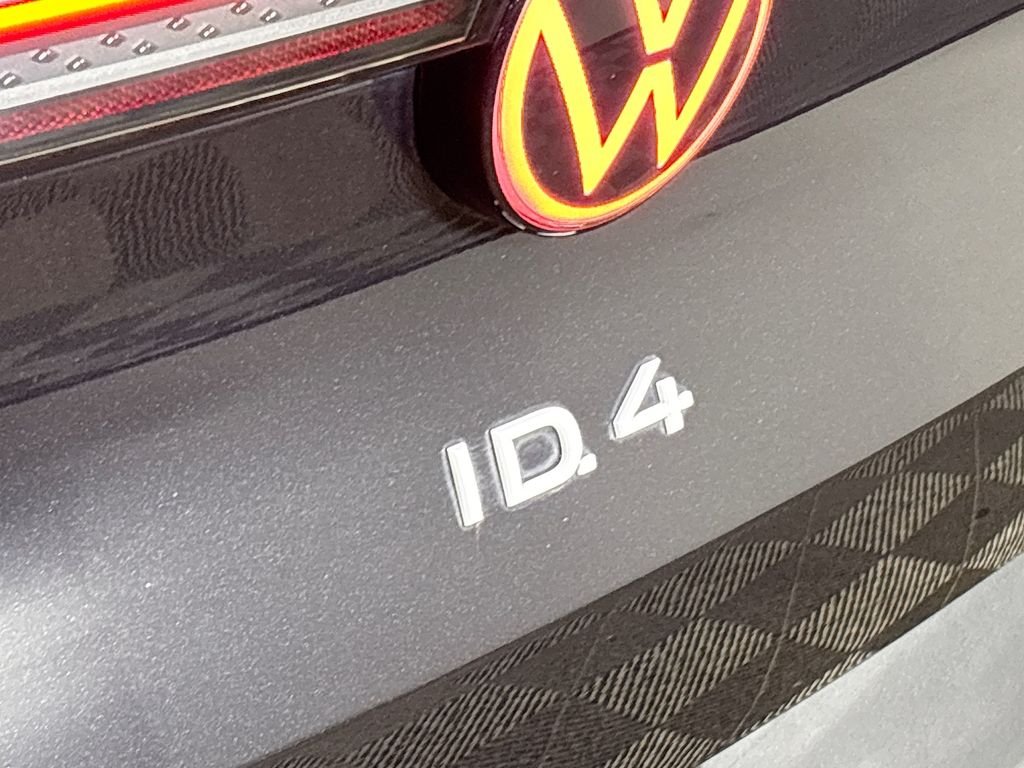 Certified Used 2025 Deep Black Volkswagen Pro S image 27