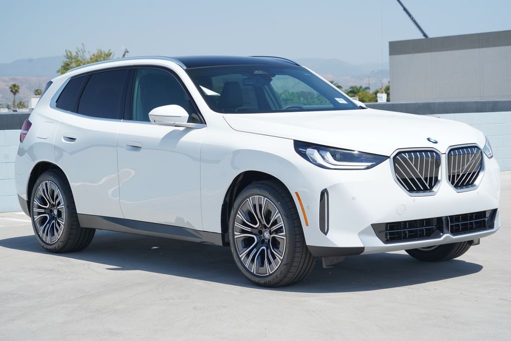 New 2026 Alpine White BMW 30 xDrive image 3
