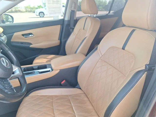 Used 2022 Red Nissan SV image 9