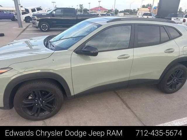 Used 2024 Green Chevrolet ACTIV image 2